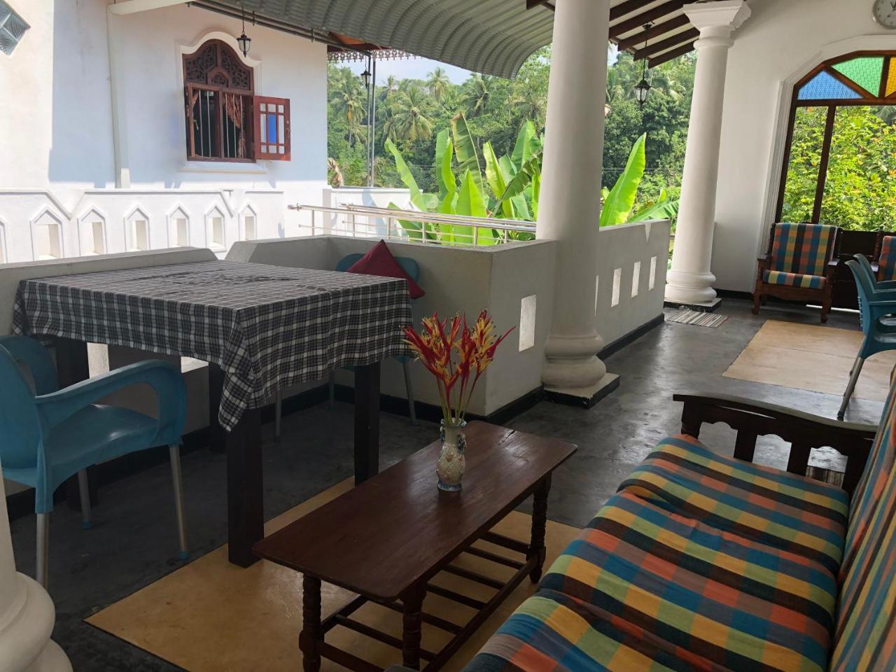 Tiny Royal Palace Unawatuna Exterior photo