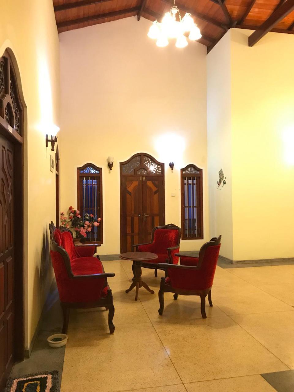 Tiny Royal Palace Unawatuna Exterior photo